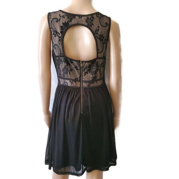 UP by Ultra Pink Black/Tan Lined Bodice Lace Cut-Out Cocktail Dress Size Medium - Picture 3 of 16